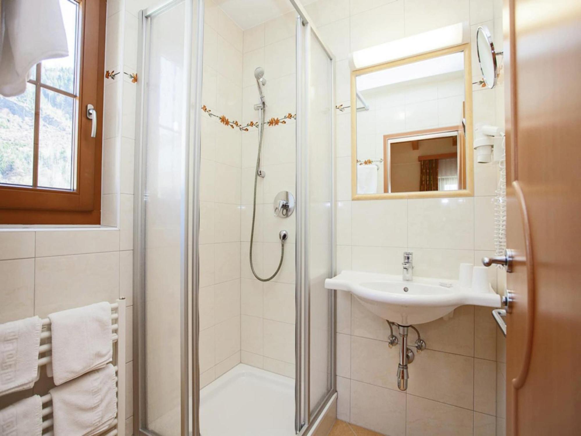 Attractive Holiday Home In Kaltenbach On The Ski Slope Stumm Eksteriør billede